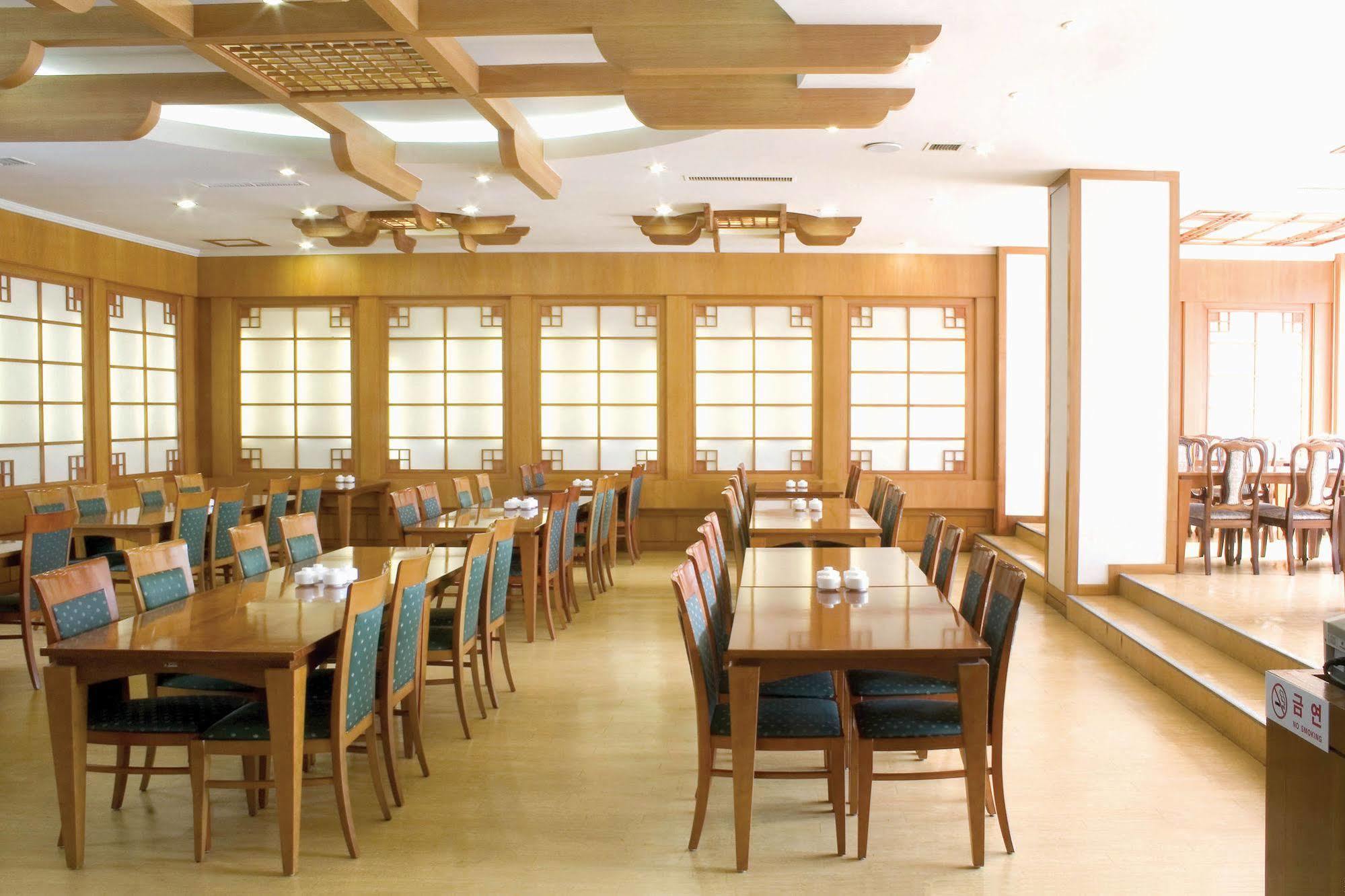 Hawaii Hotel Jeju Exterior photo