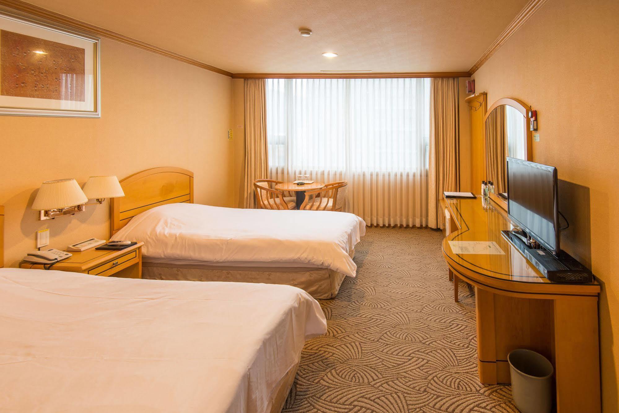 Hawaii Hotel Jeju Exterior photo